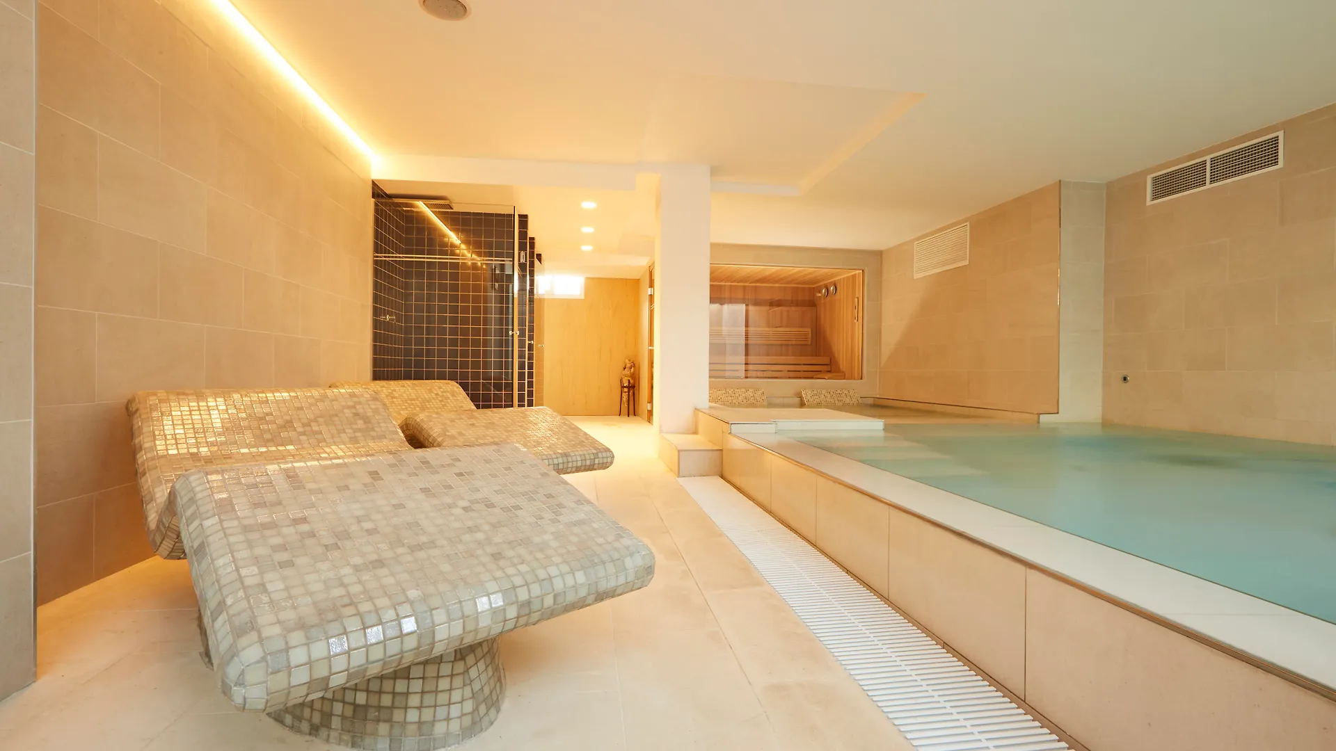 شقة Ebano Apartamentos (Adults Only) بلايا دي أون بوسا